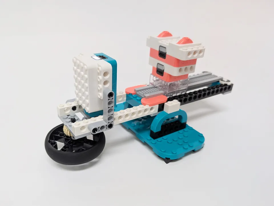 電動ギアブレードのロボット作品