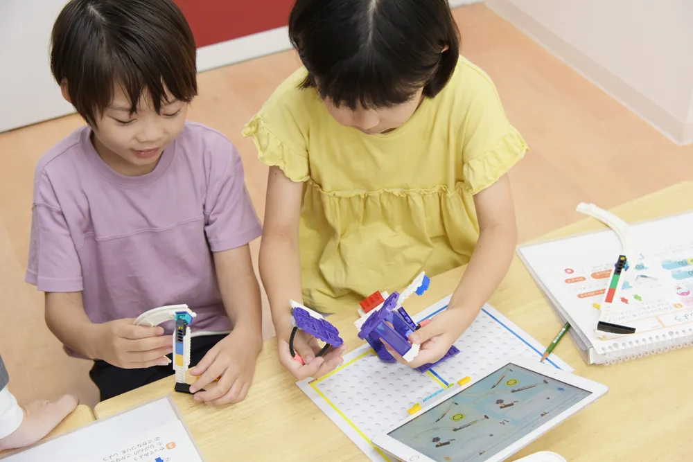 LEGO Education教材を使って学ぶ子どもたち